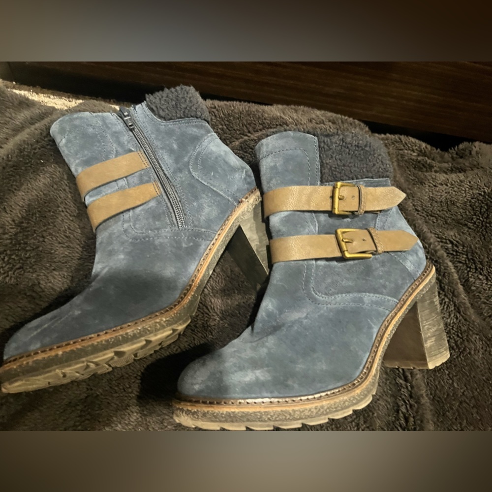 Comfy and Warm Booties Minimalist Gorpcore Winter Cozy